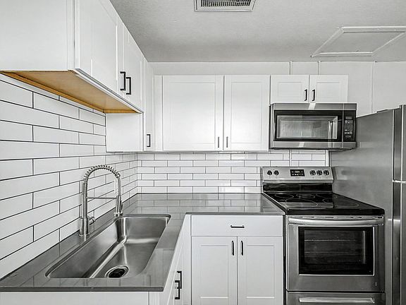 5th image of 2706 W Missouri Ave #1
