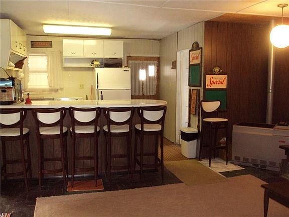 3rd image of 9159 Warren Dr