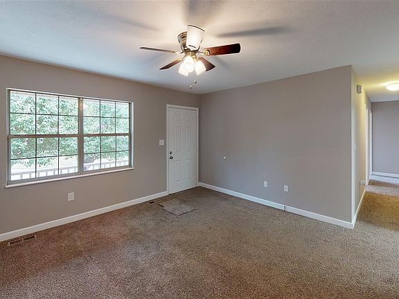 5th image of 123 Bradford Dr