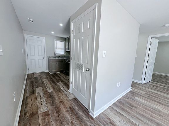 5th image of 403 Price Ave APT B