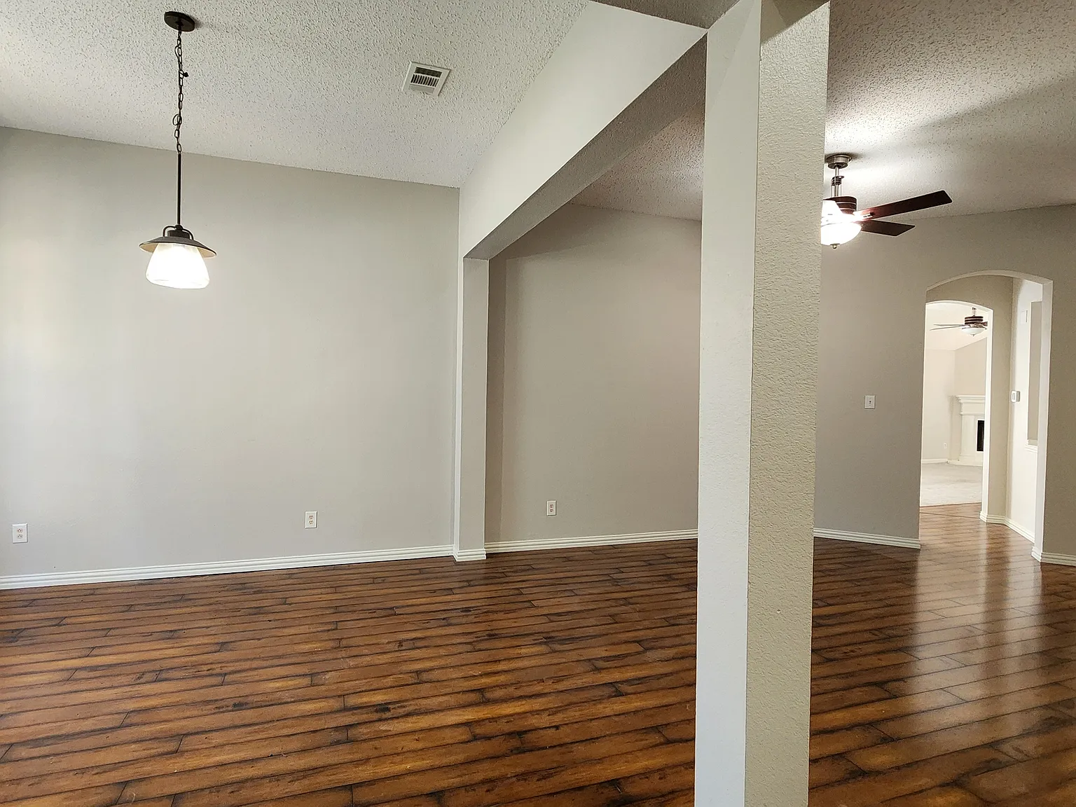 4 bed, 2222 sqft, $2,700 — Photo 3