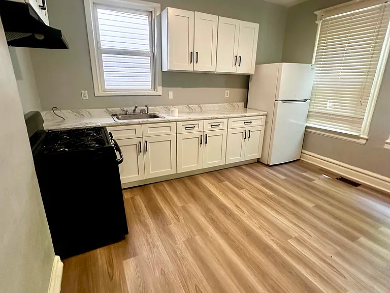 27 Linden Ave #G1 — Photo 2