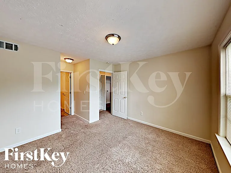 8012 Mustang Ln — Photo 7