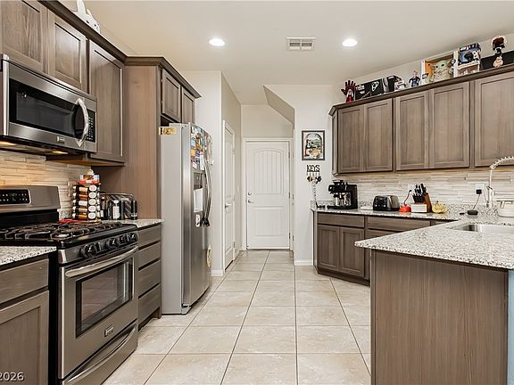 2nd image of 9226 Blue Agate St