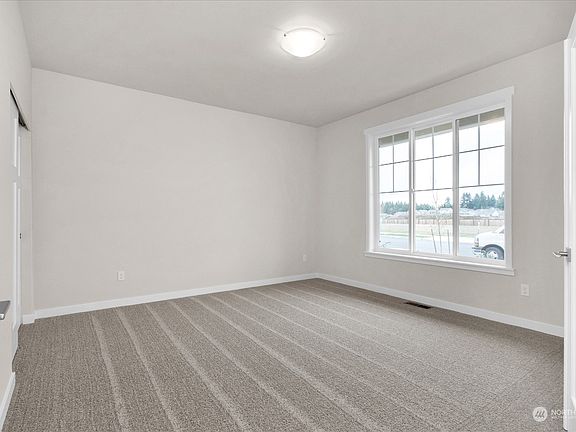 4th image of 9606 7th Avenue SE