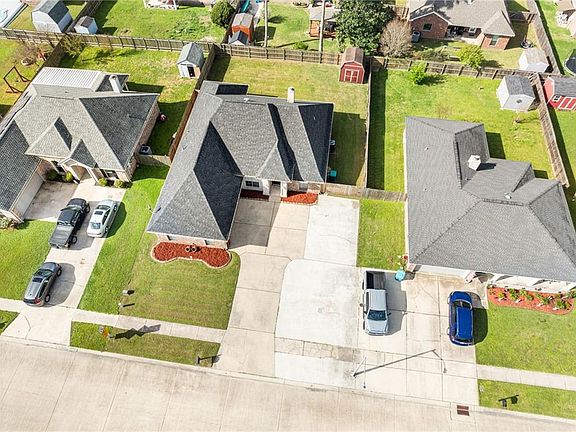 4th image of 114 Gloria Ct