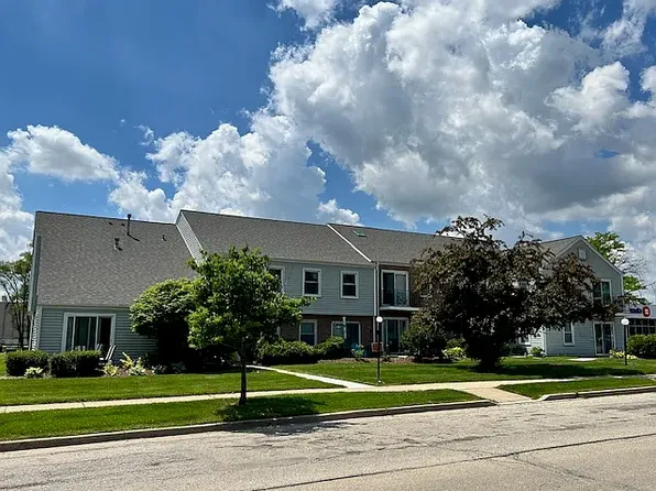 2019 Oak St APT A, Saint Charles, IL 60174