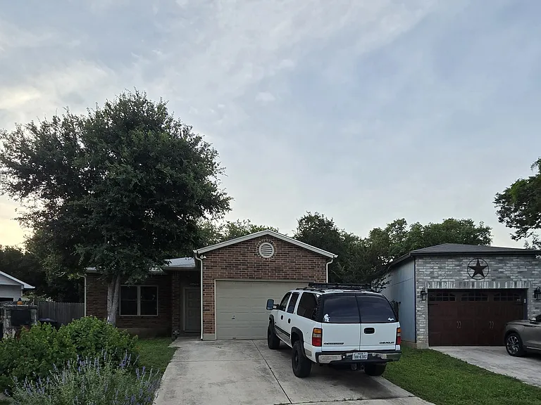 7435 Hunters Land — Photo 2