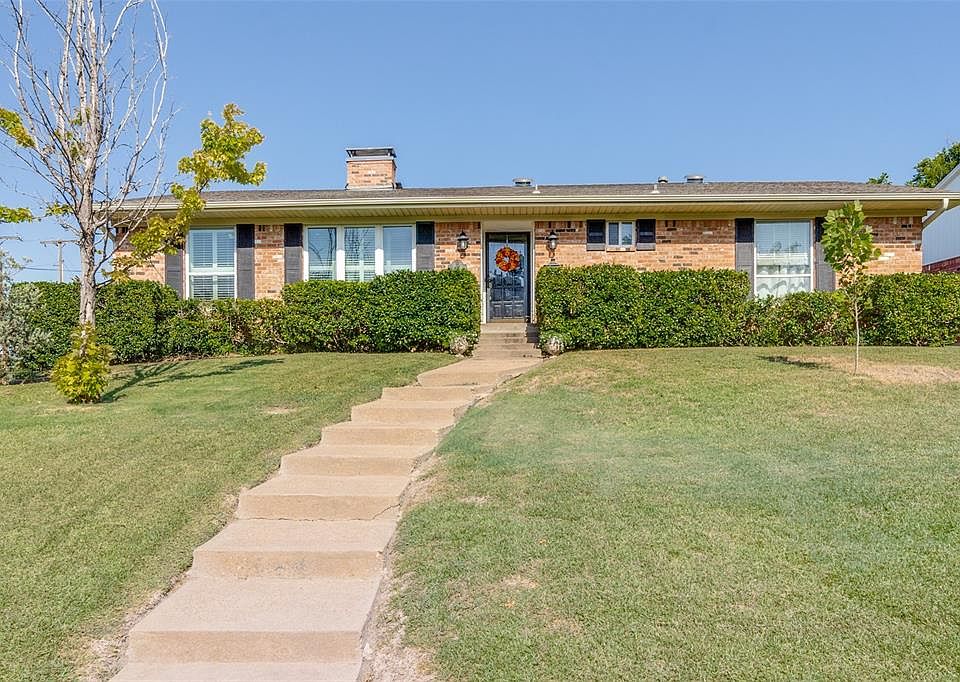 1st image of 9536 Larchcrest Dr