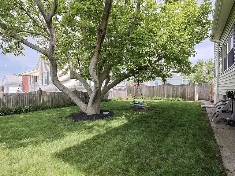115 Charger St — Photo 19