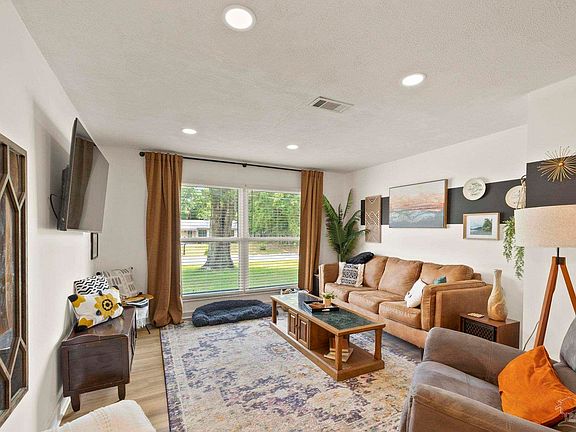2nd image of 4970 Catalina Cir