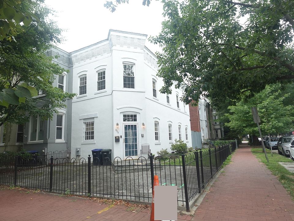 1st image of 836 5th St NE
