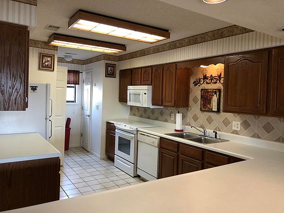 4th image of 350 S Wildwood Dr #19