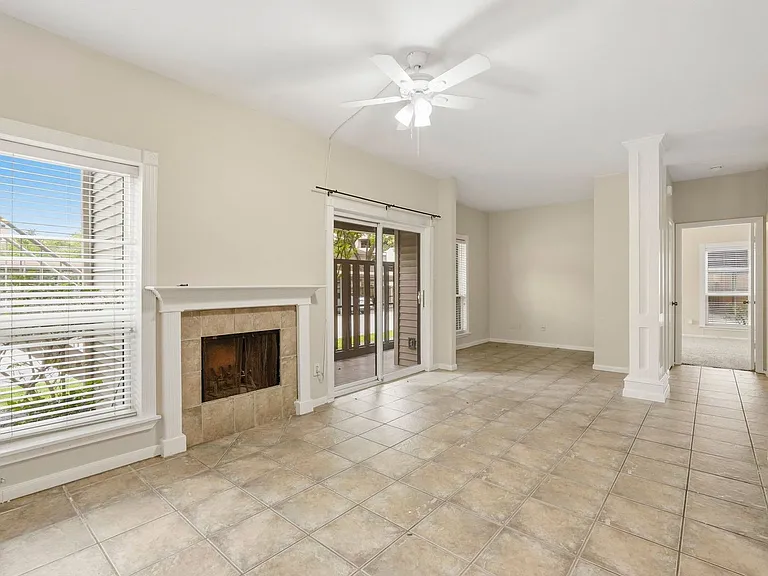 2025 Augusta Dr #605 — Photo 1
