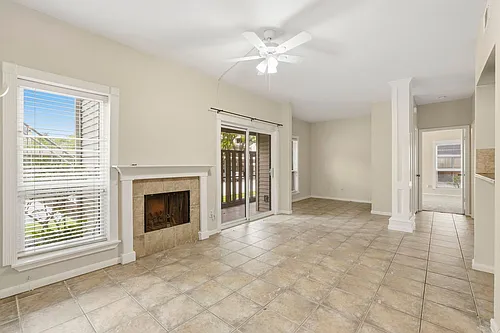 2025 Augusta Dr Photo 1