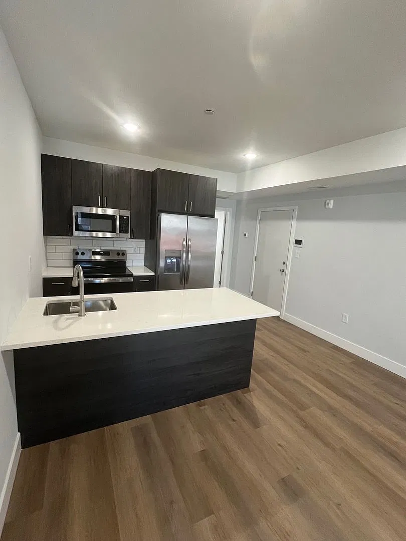 2240 N Franklin st — Photo 1