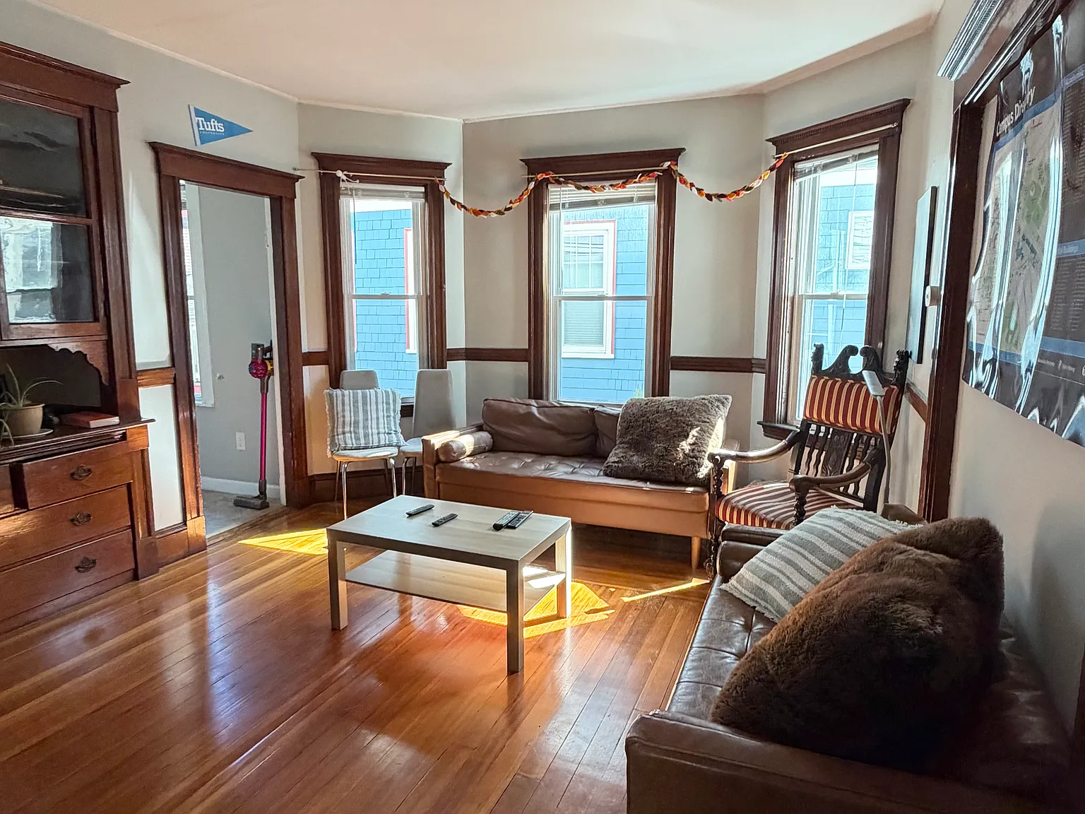 3 bed, 1200 sqft, $4,000 — Photo 1