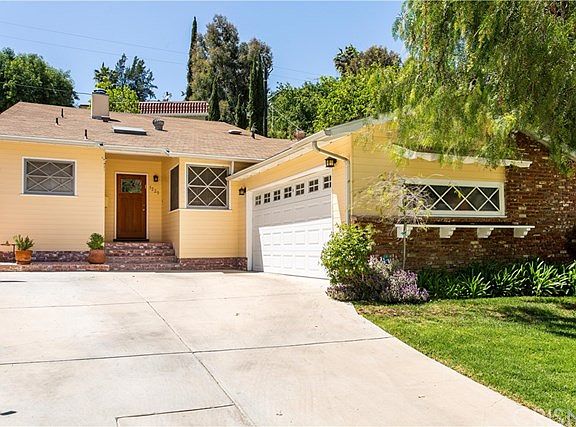 3rd image of 5229 Tendilla Ave