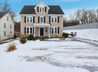 11 Hadley St, South Hadley, MA 01075