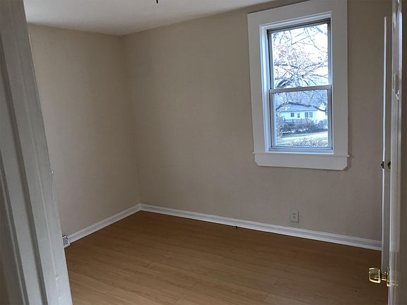 4th image of 440 Thrift Ave