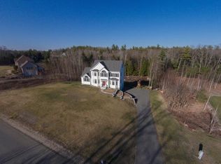 31 Montana Dr, Sandown, NH 03873