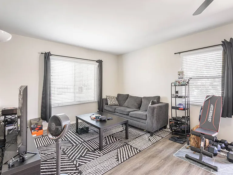 5711 E 2nd St #5 — Photo 3