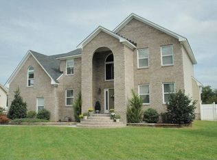 1605 Clearwater Ln, Chesapeake, VA 23322