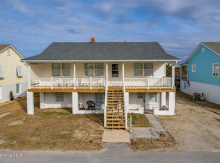 105 Dobbs St, Atlantic Beach, NC 28512