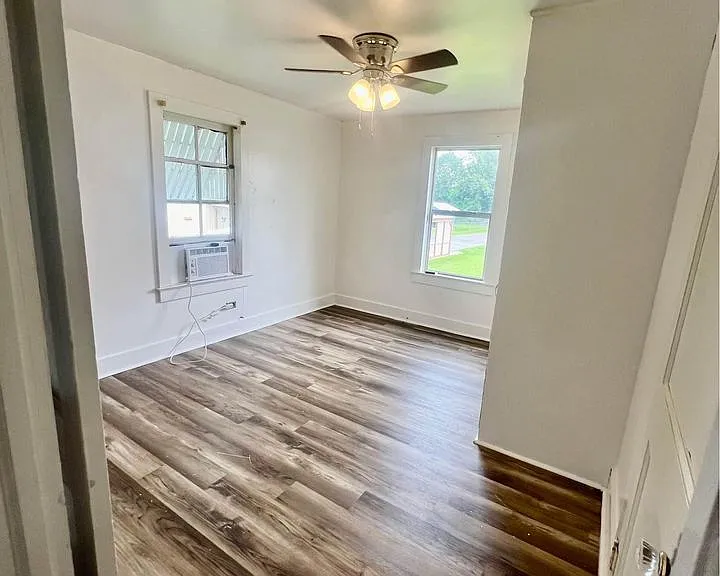 815 Morgan St — Photo 4
