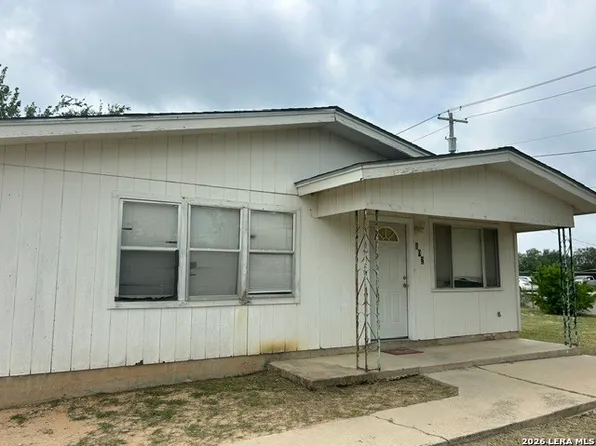 502 ALAMO ST, Crystal City, TX 78839