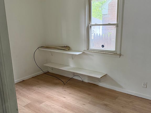 3rd image of 1163 Colonial Dr