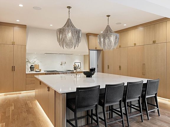 12th image of 818 Brentview Dr
