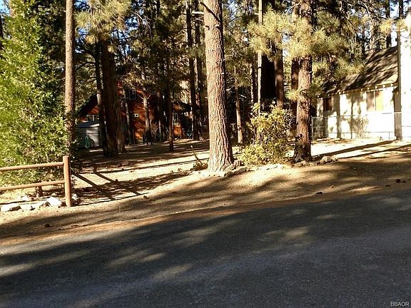 3rd image of 929 Tinker Bell Ave