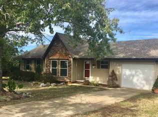 127 Mitzi Dr, New Market, AL 35761