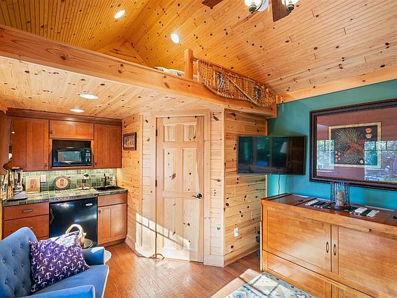 4th image of 2095 Windover Dr #332