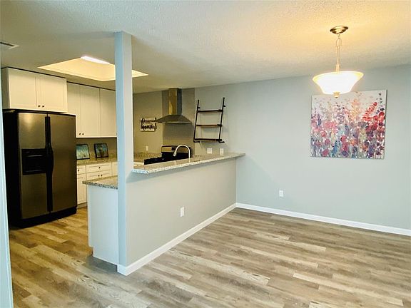 5th image of 12002 Wood Hollow Ln