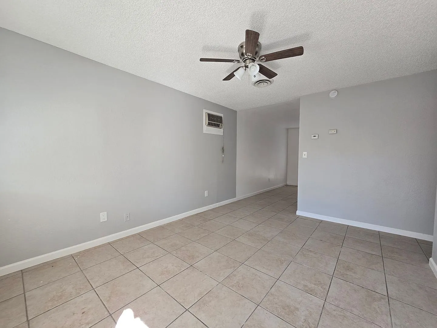 COM740 — Photo 3