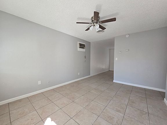3rd image of 740 Commercial Ave #B