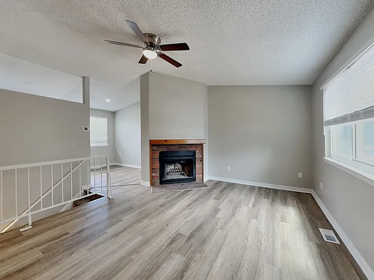 5005 S Richfield Cir — Photo 2