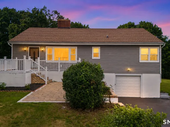 12 Homestead Place, Branford, CT 06405