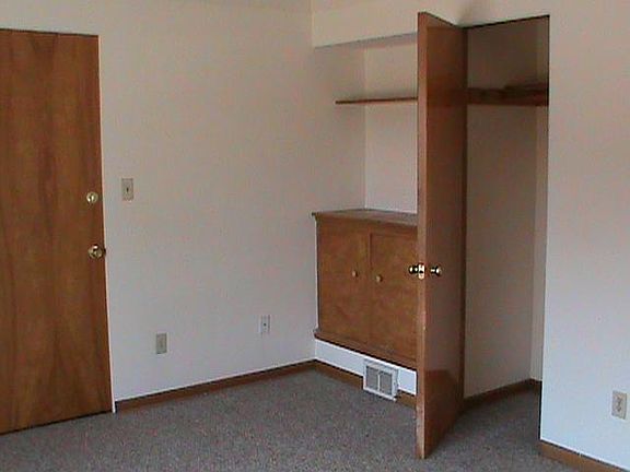 3rd image of 5206 Gifford Ave