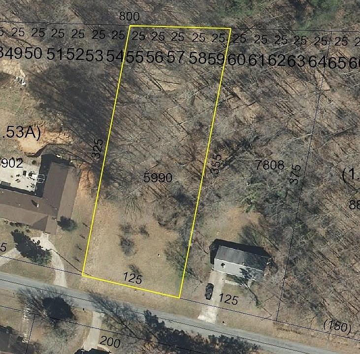 2nd image of 124 Holiday Dr