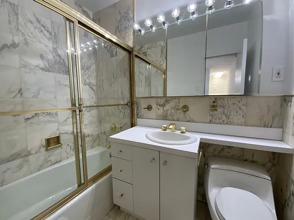 269-10 Grand Central Pkwy #27Z, Floral Park, NY 11005