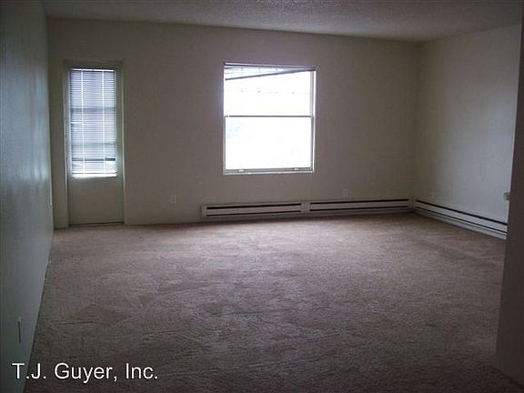 5th image of 440 N Market Blvd APT 605