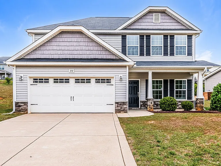 252 Lanier Pl — Photo 1