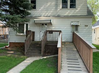 206 27th St SW, Mason City, IA 50401