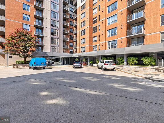 2nd image of 3883 Connecticut Ave NW APT 206