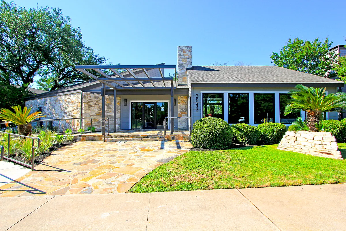 Building Photo - Westdale Parke