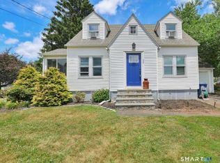 32 Maple St, Middlefield, CT 06455