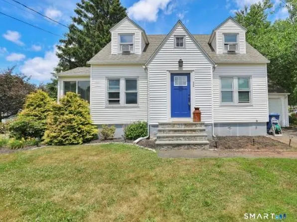 32 Maple Street, Middlefield, CT 06481